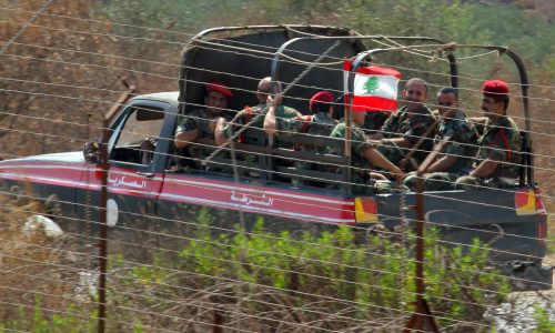 חיילים צבא לבנון מסיירים בגבול עם ישראל | צילום: Haim Azulay /Flash90.