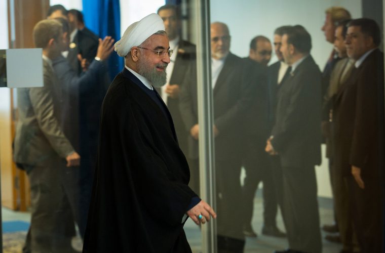 נשיא איראן חסן רוחאני ושר החוץ האירני (ברקע) | פלאש 90