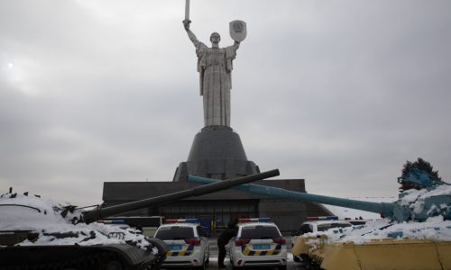 אנדרטת המולדת בעיר קייב, אוקראינה | צילום: נתי שוחט/Flash90