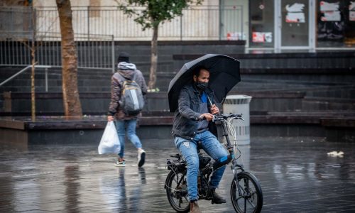 גשם ברחוב יפו בירושלים // צילום: פלאש 90